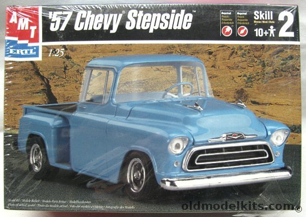 AMT 1/25 1957 Chevrolet Stepside Pickup Truck, 6309 plastic model kit